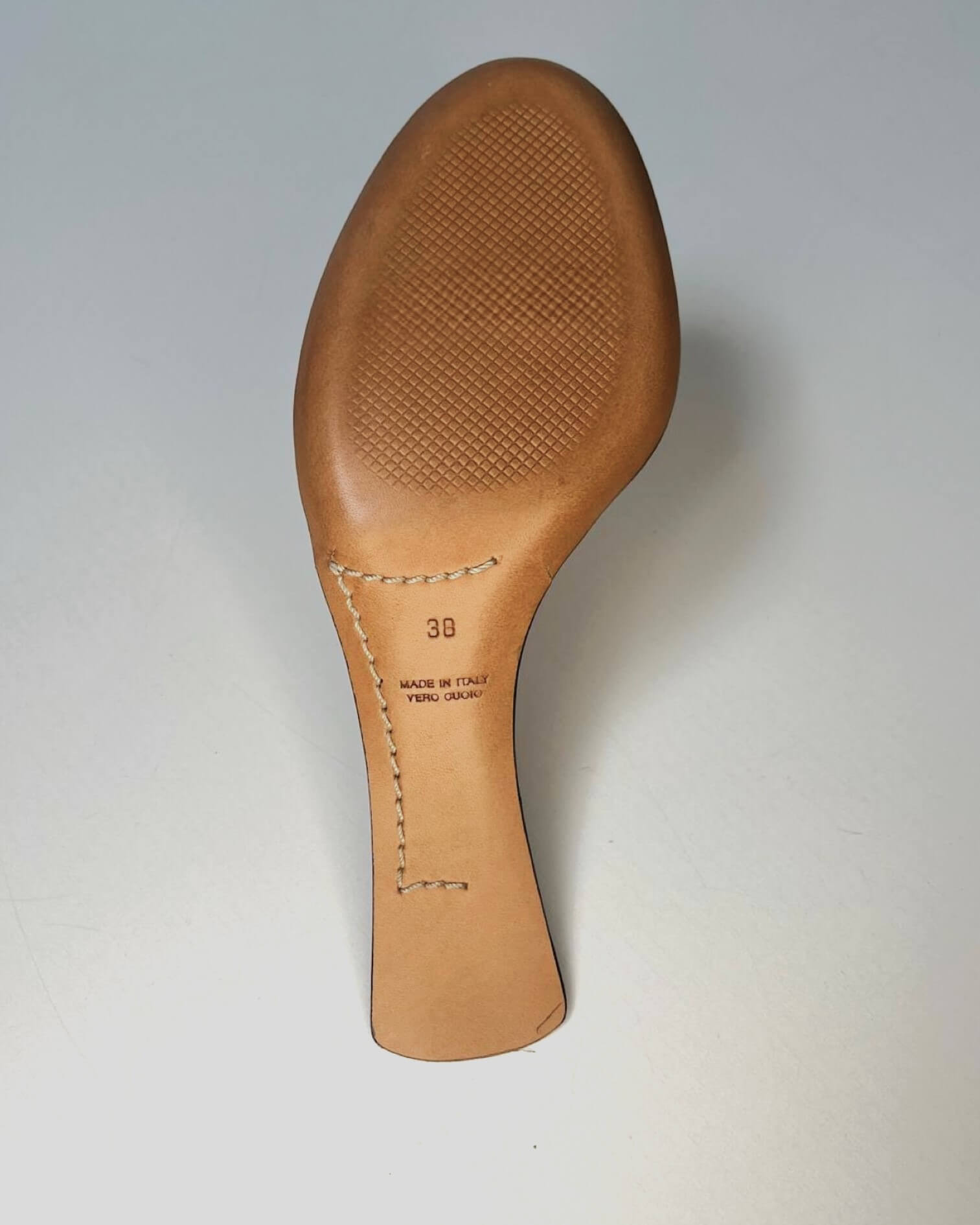 suola-cuoio-bally-stampa-e-cuciture